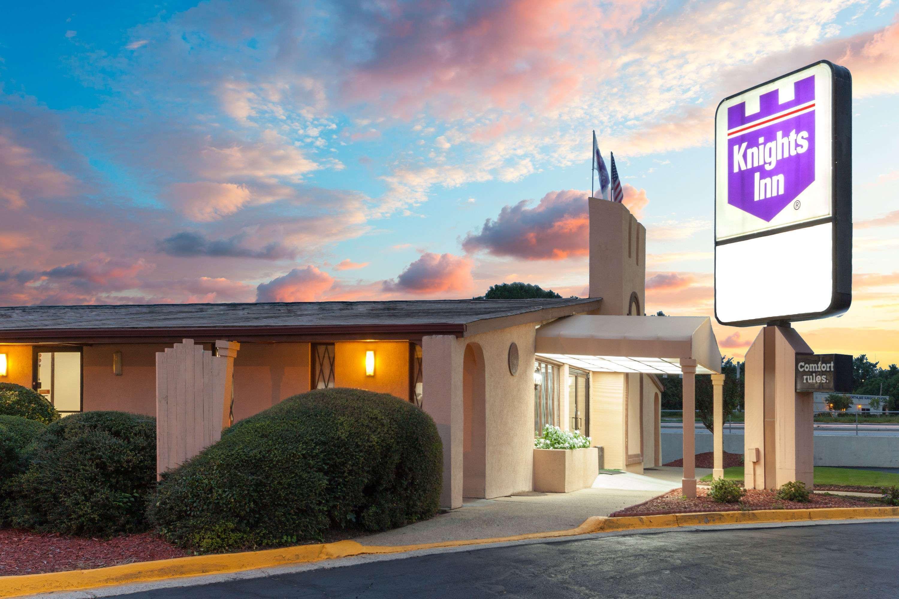 Knights Inn - Tucker Bagian luar foto