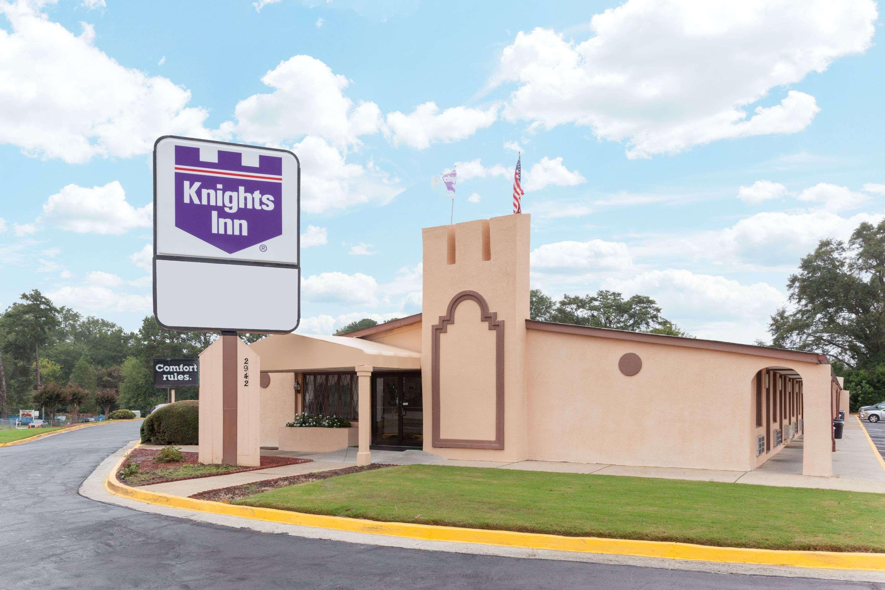 Knights Inn - Tucker Bagian luar foto
